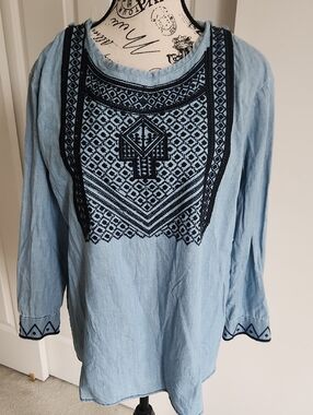 The GREAT 100% Cotton Embroidered Chambray Tunic Top SZ 1